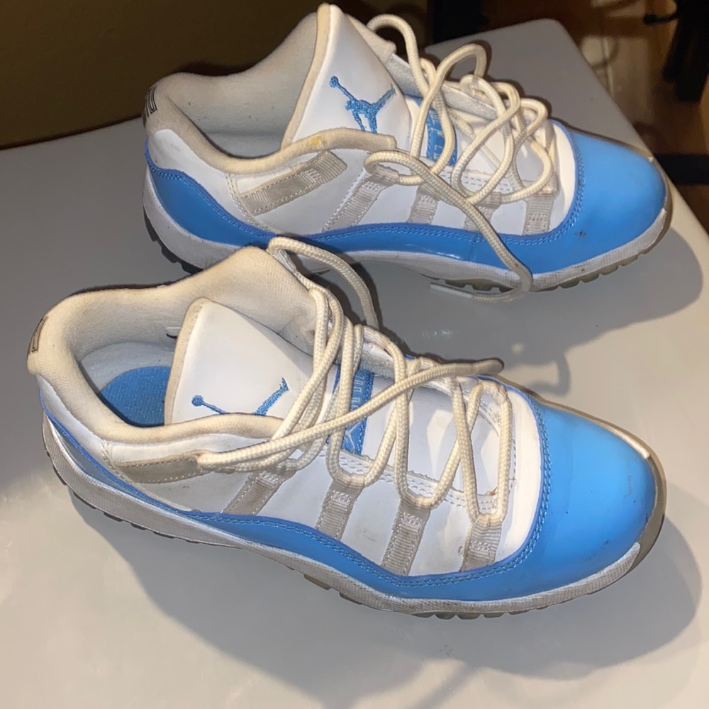AIR JORDAN 11 Retro Low GS - Picture 2 of 5
